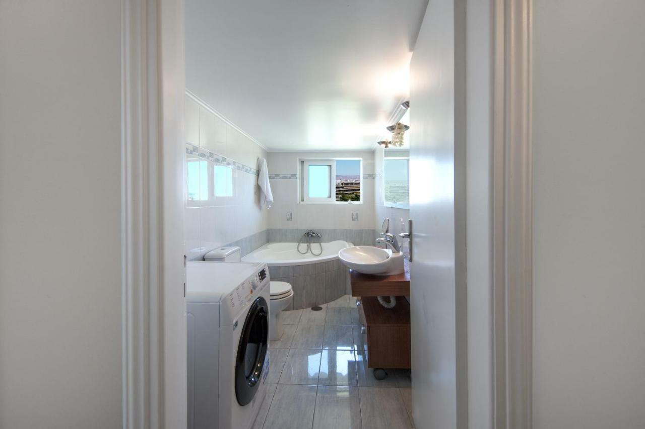 Walking In Alimos Apartment. เอเธนส์ ภายนอก รูปภาพ